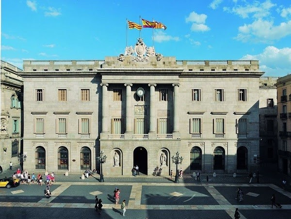Arxiu - Façana de l'Ajuntament de Barcelona (Arxiu)