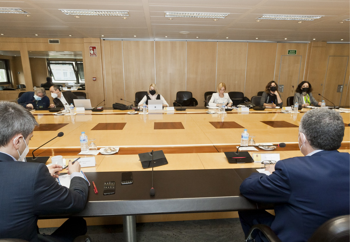 El secretari d'Estat de la Seguretat Social i Pensions, Israel Arroyo, durant la reunió mantinguda amb els agents socials i els representants de les principals organitzacions d'autònoms.
