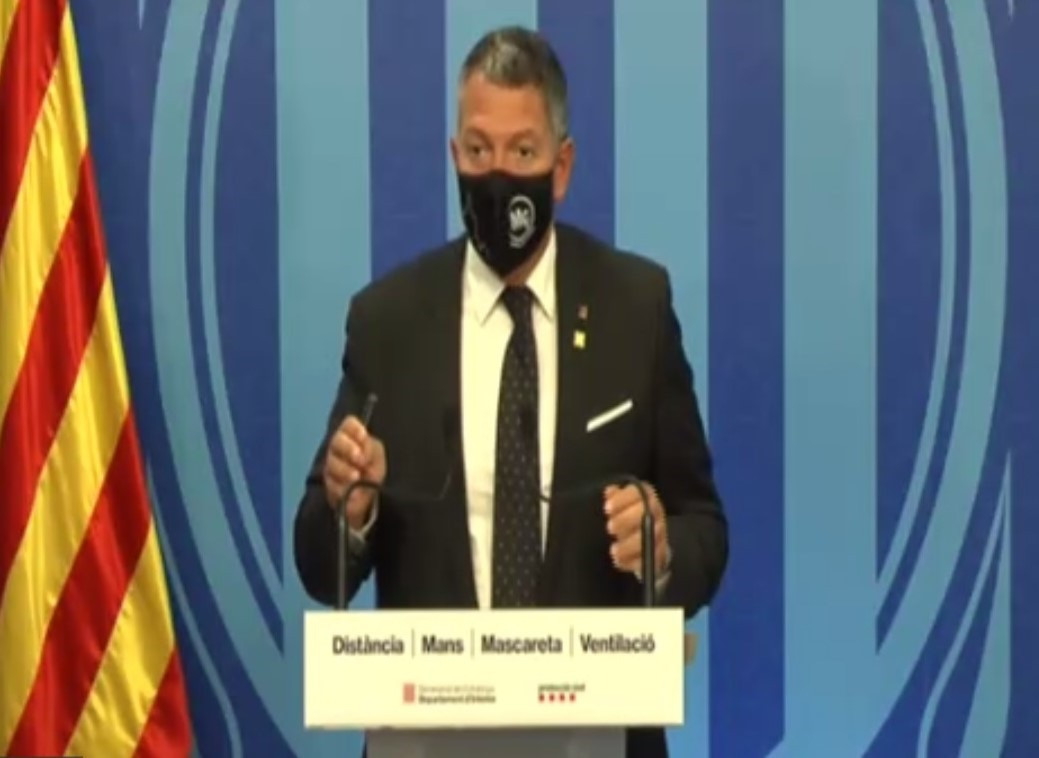 El conseller d'Interior de la Generalitat, Miquel Sàmper, durant la seva intervenció en la roda de premsa