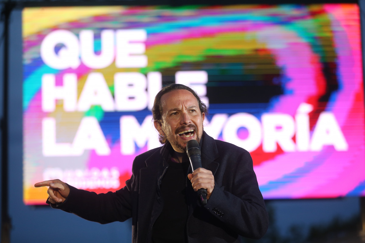 El candidat d'Unides Podem a la presidència de la Comunitat de Madrid i secretari general de Podem, Pablo Iglesias intervé durant l'acte de tancament de campanya de el partit a l'amfiteatre