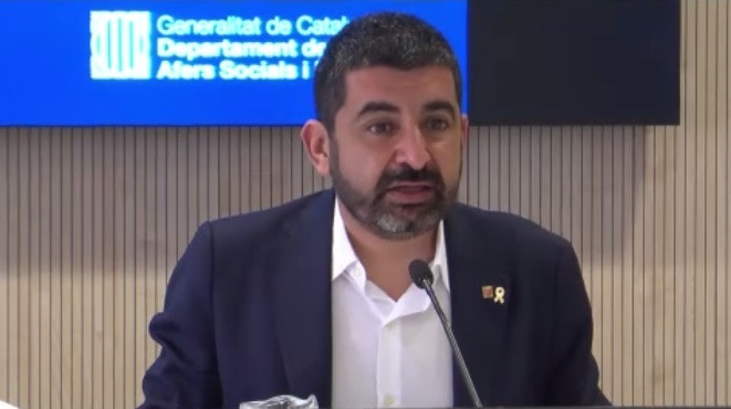El conseller d'Empresa i Ocupació, Afers Socials i Famílies de la Generalitat, Chakir el Homrani, AQUEST dimecres en una roda de premsa telemàtica