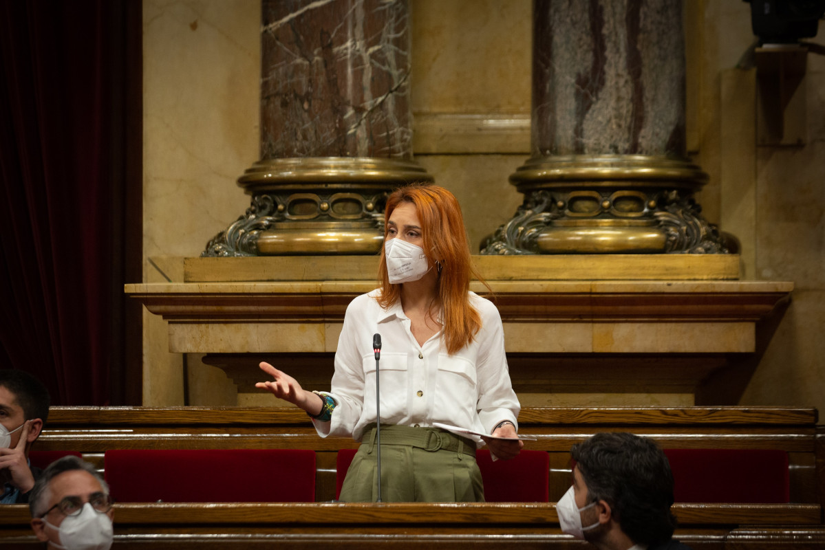 La líder dels comuns al Parlament, Jéssica Albiach, en la sessió de control a Govern en el ple de Parlament.