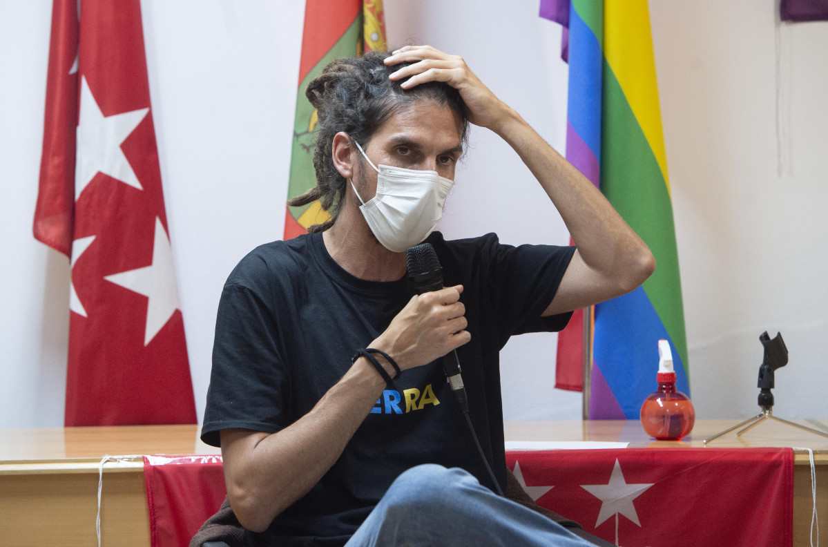 El secretari d'Organització de Podem i diputat de Unides Podem al Congrés, Alberto Rodríguez intervé en un acte a la Casa de la Cultura de Parla, a 21 d'abril de 2021, a Parla, Madrid, (Espanya).