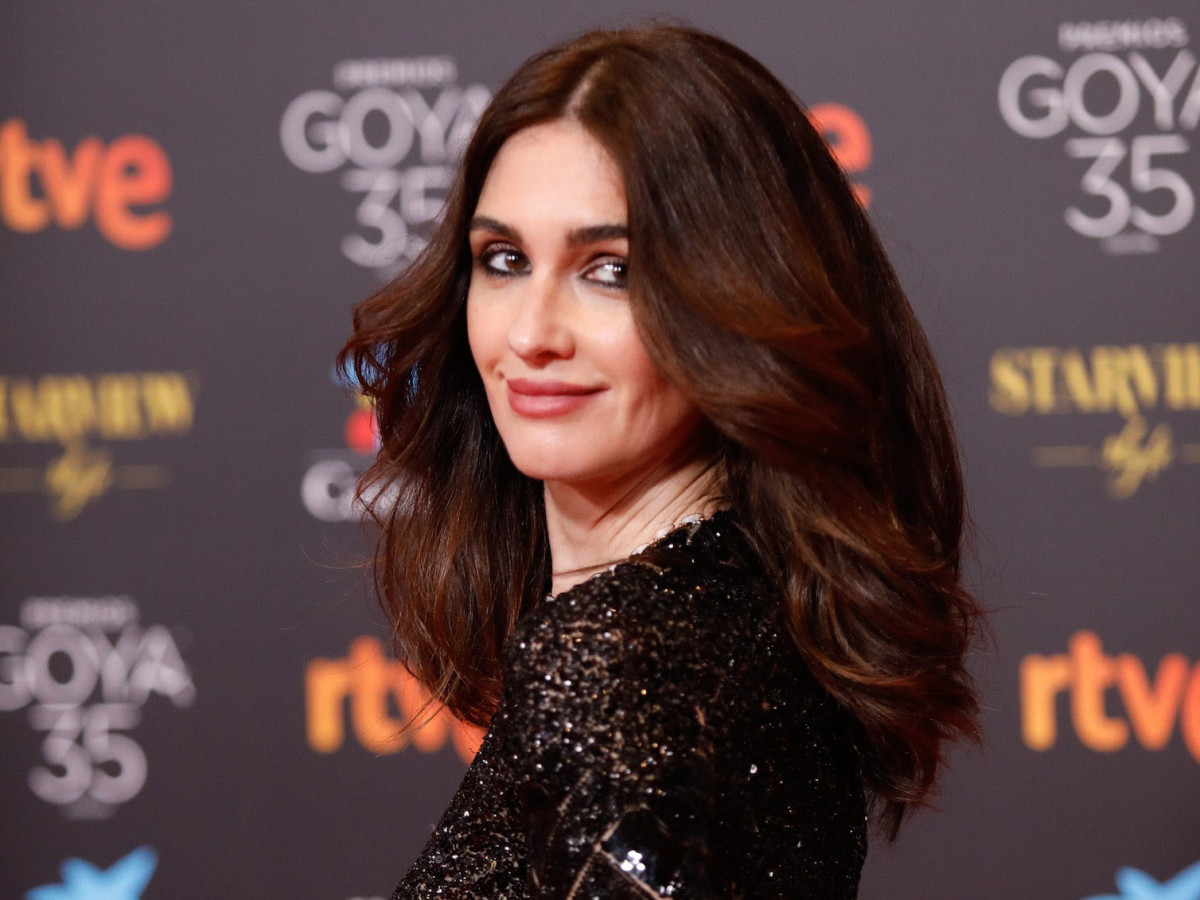 L'actriu Paz Vega, posa a la catifa vermella a la 35 edició dels Premis Goya al Teatre de Soho CaixaBank de Màlaga