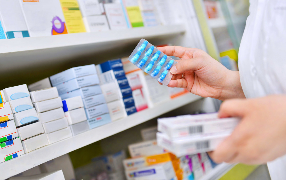 Arxiu - Farmàcia, medicaments.