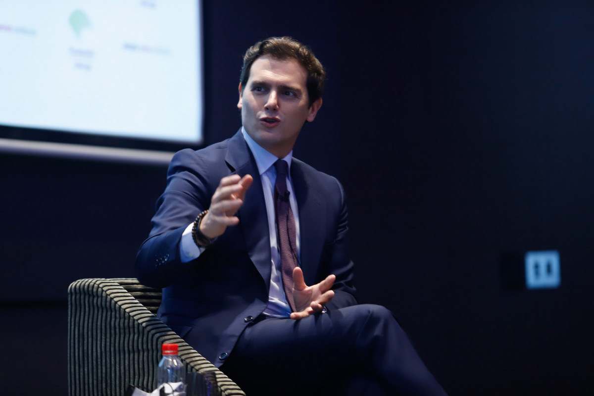Arxiu - El president executiu de Martínez-Echevarría & Rivera Advocats i exlíder de Cs, Albert Rivera, intervenen en els esmorzars informatius d'Europa Press Andalusia amb el patrocini de Fundació Unicaja, Atlantic Copper i Laboratoris Vir. en