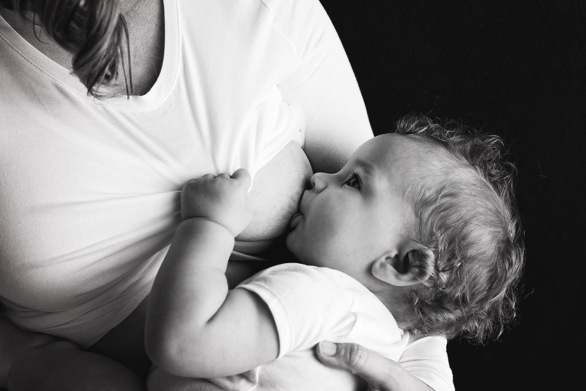 Breastfeeding 2428378 1920
