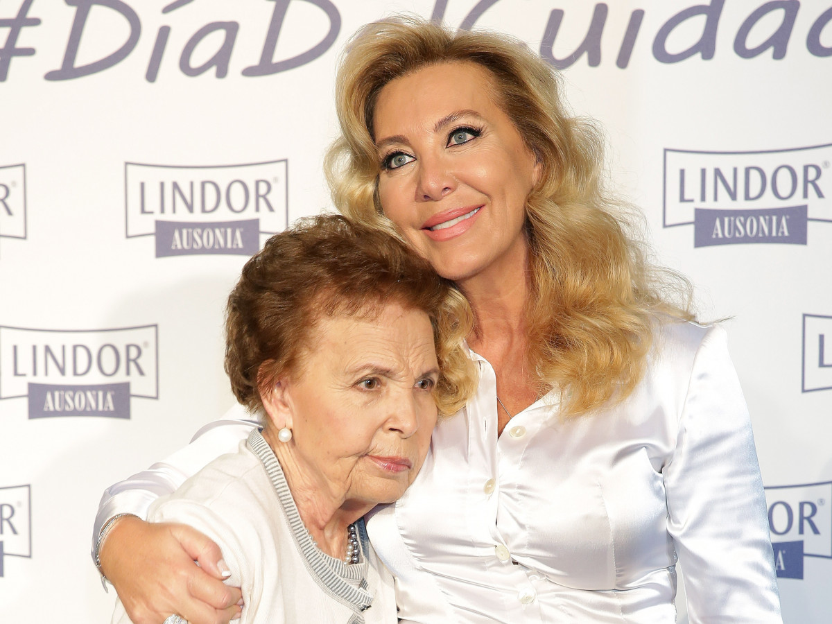 Arxiu - Norma Duval, amb la seva mare, Purificació Aguilera, en una imatge de 2016