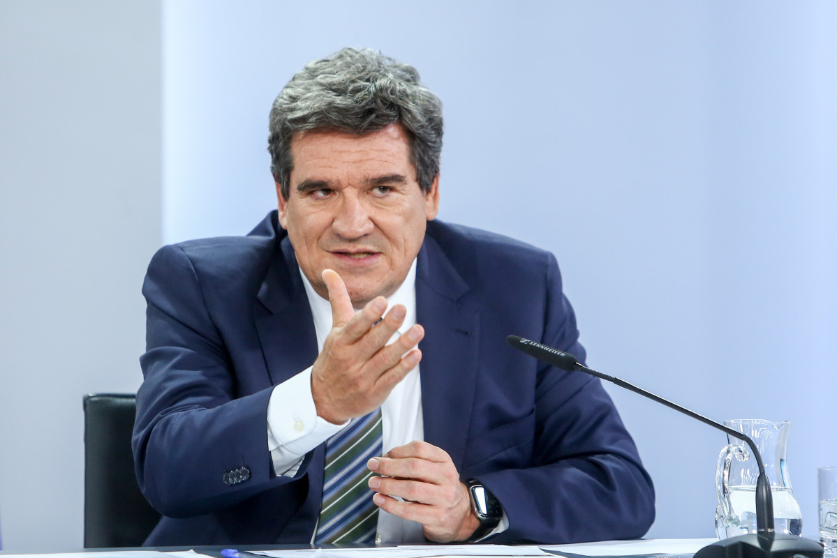 El ministre d'Inclusió, Seguretat Social i Migracions, José Luis Escrivá, compareix en una roda de premsa posterior a Consell de Ministres extraordinari, al Complex de la Moncloa, a 27 de maig de 2021, a Madrid (Espanya).