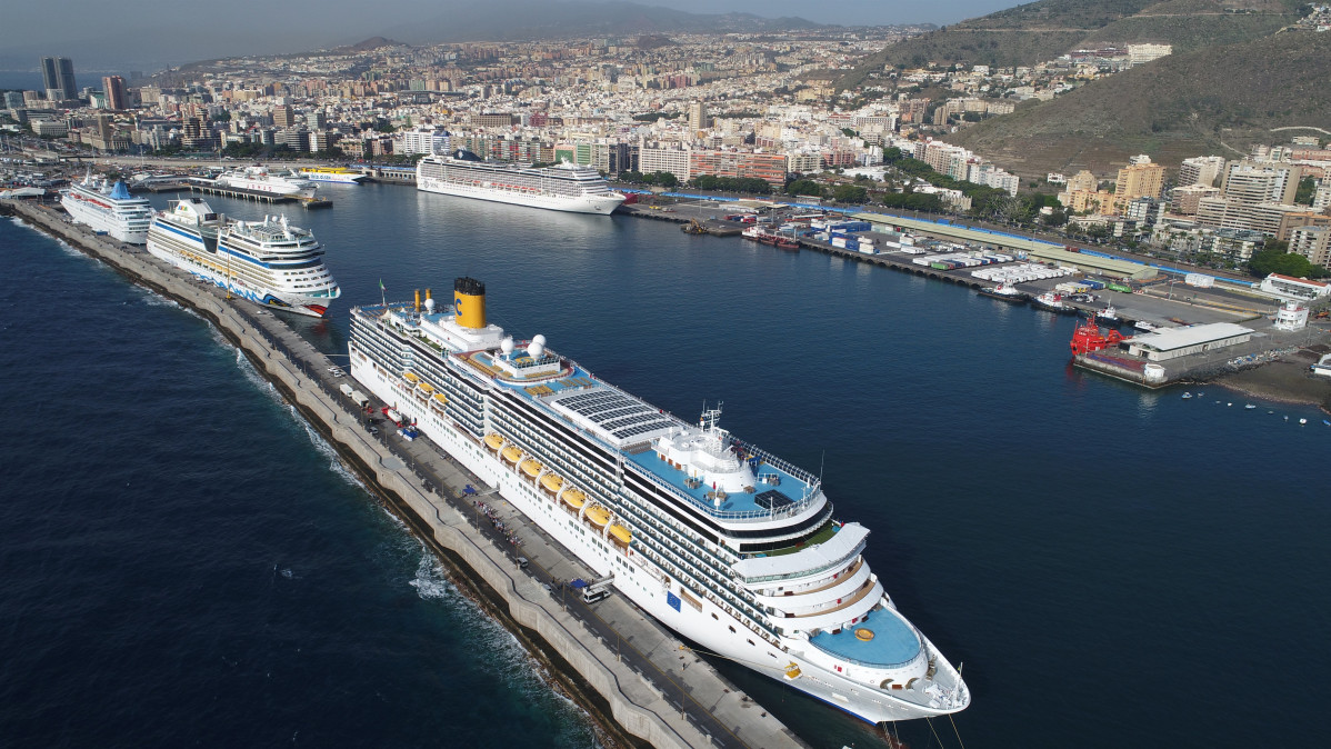 Arxiu - CREUERS AL PORT DE SANTA CREU DE TENERIFE
