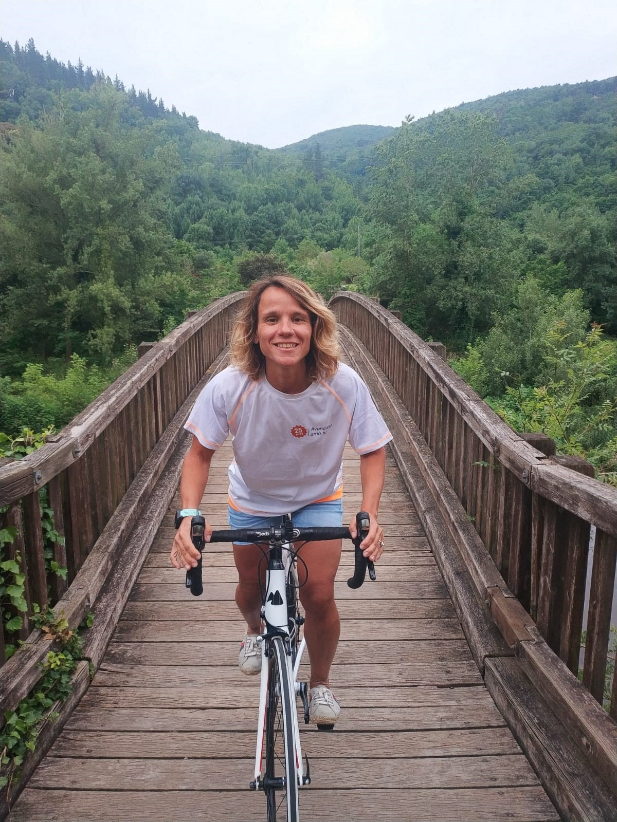 La catalana Ángela López pedaleará unos 200 kilómetros entre Llançà (Girona) y Esplugues de Llobregat (Barcelona) para recaudar fondos contra el cáncer
