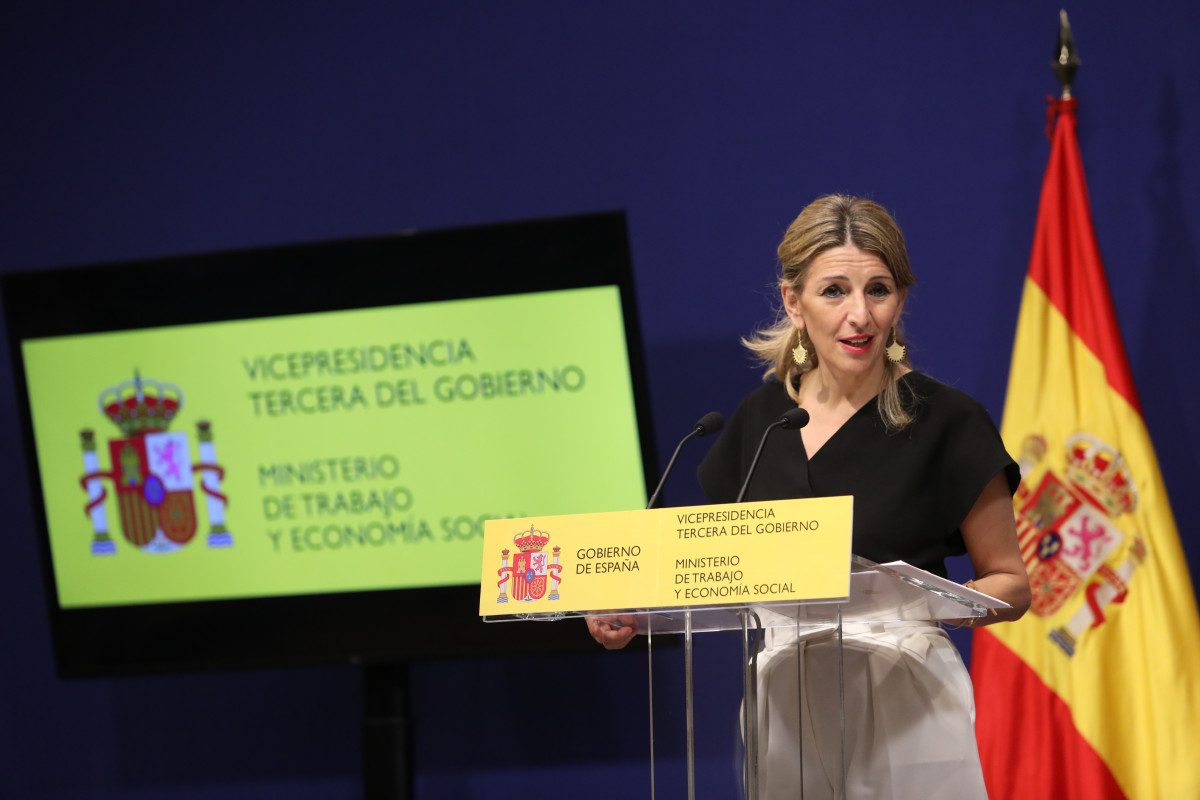 La vicepresidenta tercera de Govern i ministra de Treball i Economia Social, Yolanda Díaz compareix al Ministeri de Treball i Economia Social, a 16 d'abril de 2021, a Madrid (Espanya).