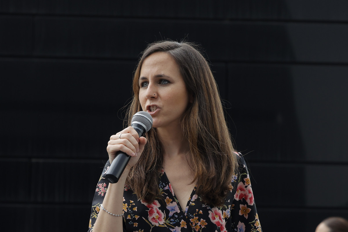 La ministra de Drets Socials, Ione Belarra, a l'últim acte de la seva campanya per liderar Podem, a 11 de juny de 2021, a Saragossa, Aragó (Espanya). Amb aquest acte, la ministra de Drets Soc