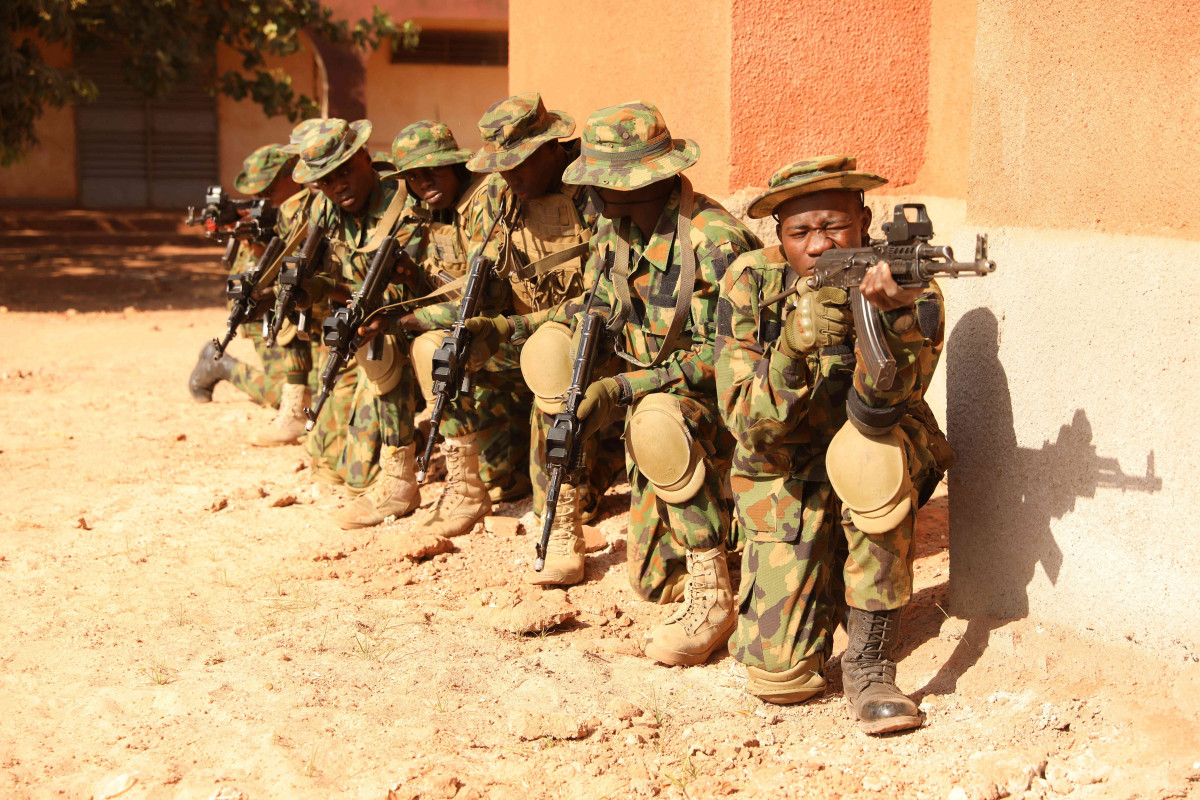 Arxiu - Arxiu - Soldats nigerians