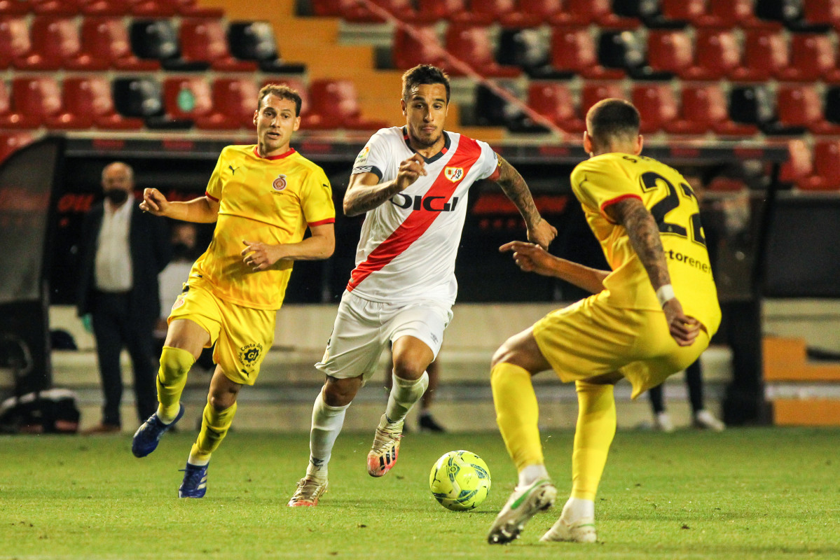 Óscar Trejo i Santiago Bueno al Rayo-Girona de l'anada de l'playoff d'ascens a la Lliga Santander