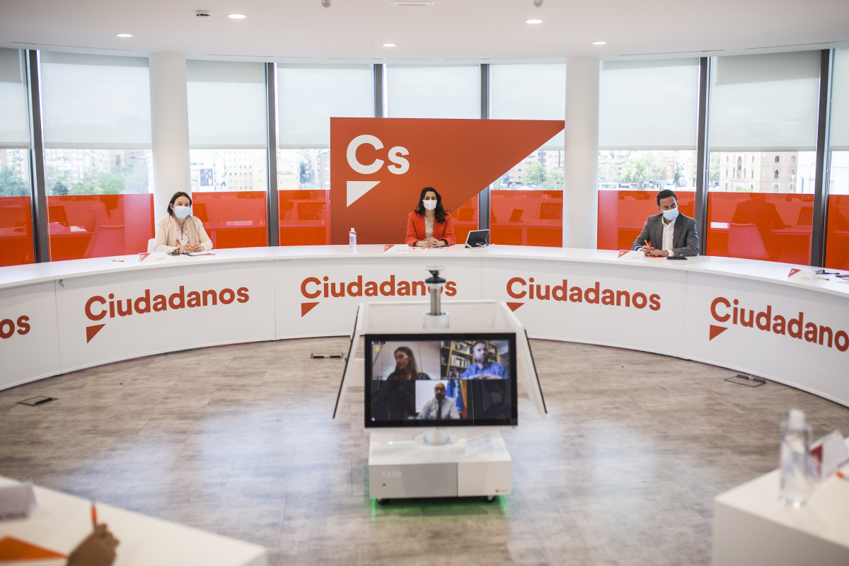 Arxiu - La líder de Ciutadans, Inés Arrimadas García, presidint una reunió de Comitè Permanent de el partit.