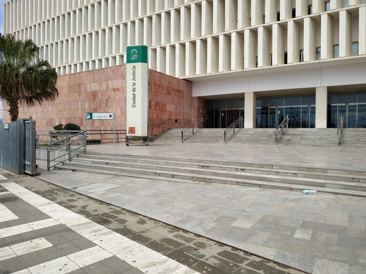Arxiu - Ciutat de la Justícia de Màlaga. façana