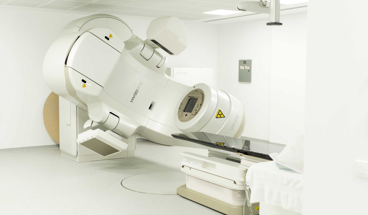 Arxiu - Quirónsalud Torrevella adquireix un nou accelerador lineal per al tractament de tot tipus de càncers amb radioteràpia