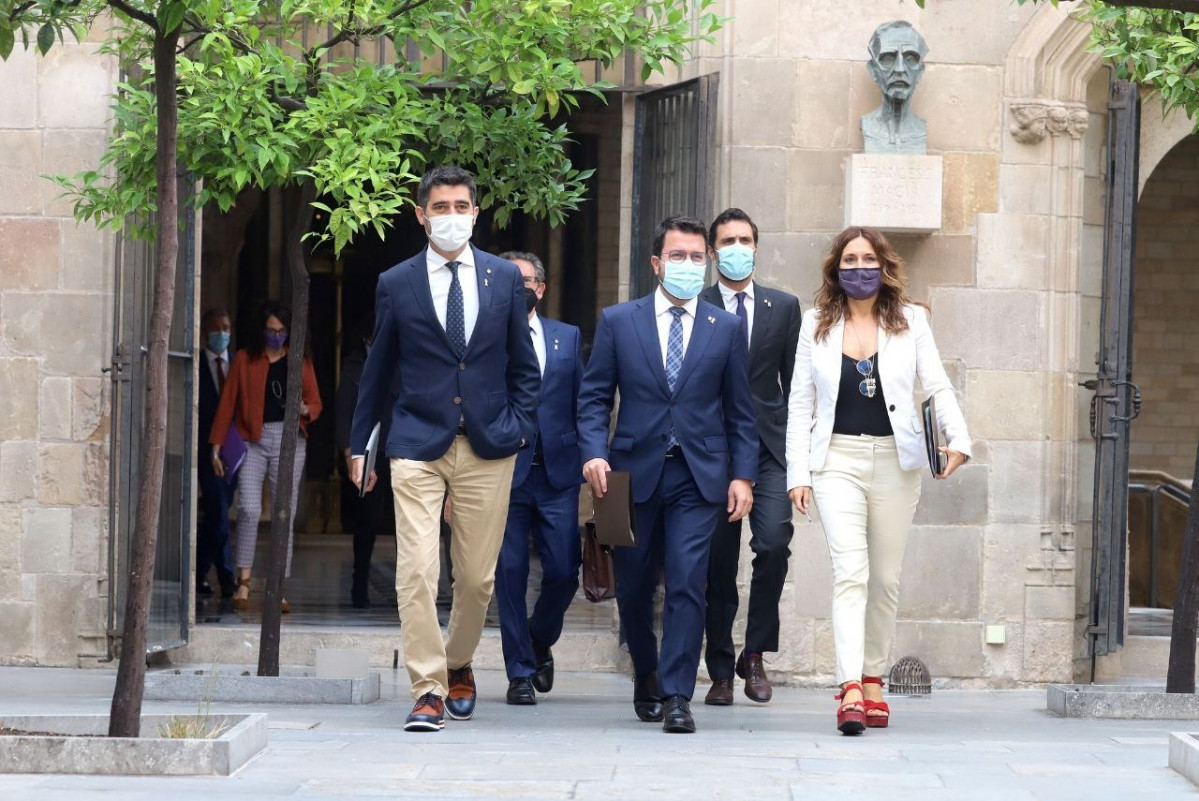 El president de la Generalitat, Pere Aragonès, a l'COSTAT de el vicepresident, Jordi Puigneró, la consellera de Presidència, Laura Vilagrà, i el d'Empresa i Ocupació, Roger Torrent, entre d'Altres