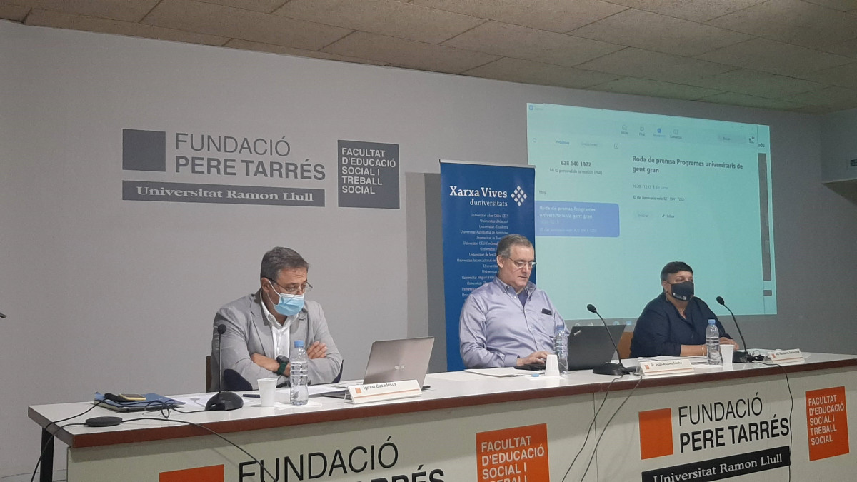La universidad para mayores de 50 años mejora su salud física y mental, según un estudio