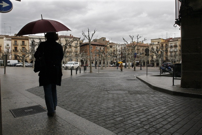 Arxiu - Pluja a Balaguer, a la comarca de la Noguera, província de Lleida. Imatge d'arxiu per a recursos.