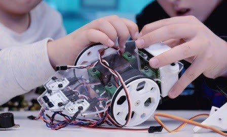 Hasta 45 institutos catalanes podrán participar en los premios 'RetoTech' de Fundación Endesa