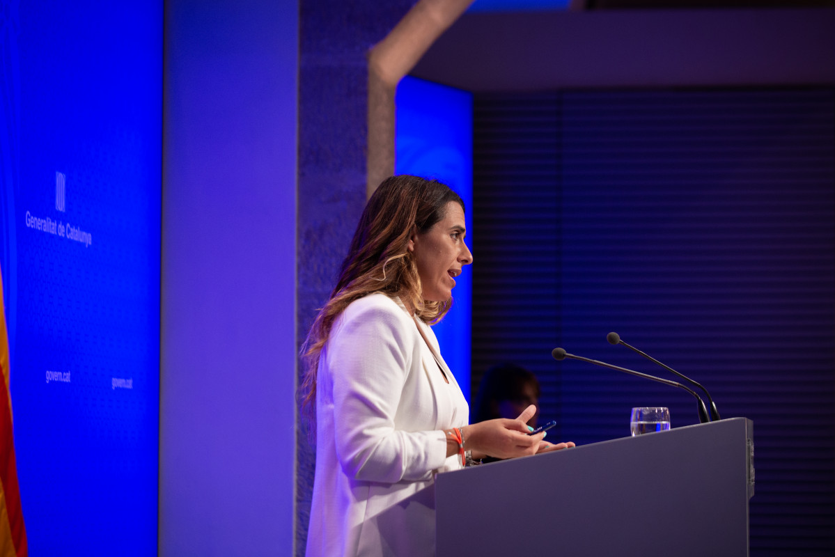 La portavoz del Govern de la Generalitat, Patrícia Plaja, ofrece una rueda posterior al Consell Executiu, a 21 de septiembre de 2021, en Barcelona, Cataluña, (España). La portavoz ha anunciado este martes que el Ejecutivo catalán ha aprobado su plan de go