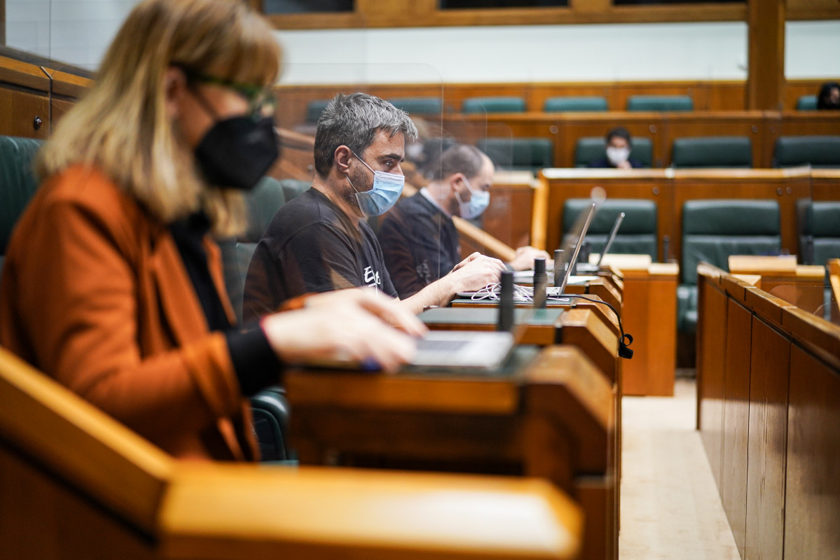 EuropaPress 3558592 parlamentari EH Bildu mikel otero sessió plenària marcada aprovació