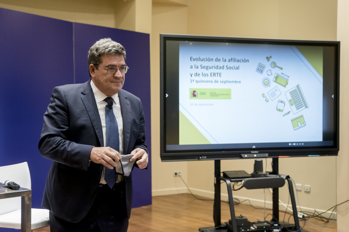 El ministre de Seguretat Social, Inclusió i Migracions, José Luis Escrivá, intervé durant la presentació d'un avanç de les dades d'afiliació del mes de setembre