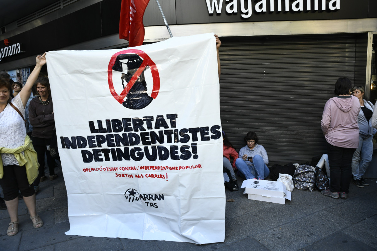 Arxiu - Arxiu - Concentració Davant l'Audiència Nacional en soporte ALS CDR investigats