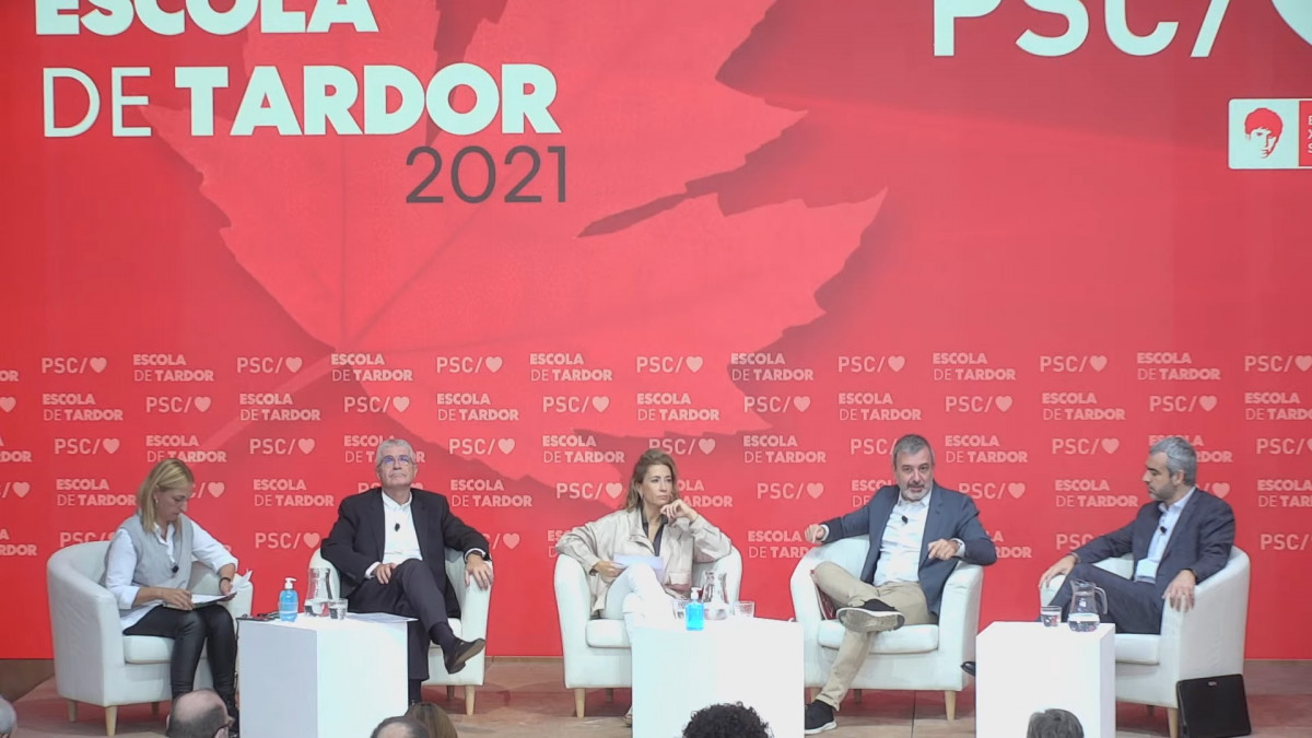 Ministra de Transports, Raquel Sánchez; presidents de Renfe i Aena, Isaías Táboas i Maurici Lucena; primer tinent d'alcalde de Barcelona, Jaume Collboni, i alcaldessa de Badia de Vallès, Eva Menor
