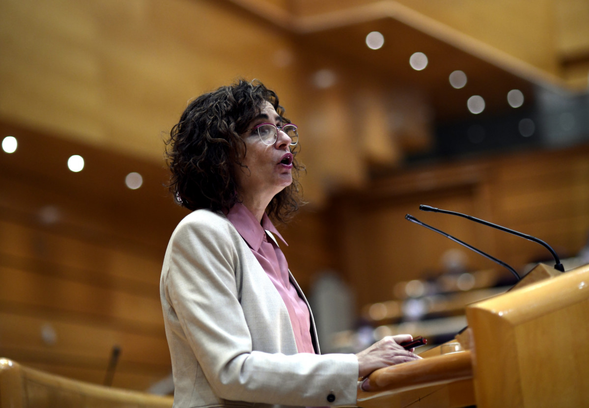 Arxiu - La ministra d'Hisenda i portaveu de Govern, María Jesús Montero, durant una sessió plenària al Senat, a Madrid (Espanya), a 14 de desembre de 2020. Durant el ple, la cambra alta tramitarà el Projecte de Llei de Pressupostos Generale
