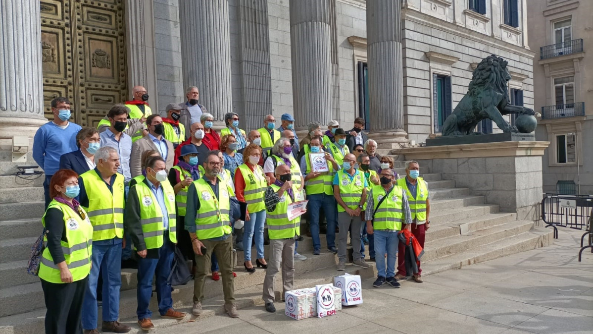 Pensionistes exigeixen una auditoria dels comptes de la Seguretat Social per comprovar el desviament de fons a Hisenda per finançar polítiques socials alienes a el pagament de les pensions