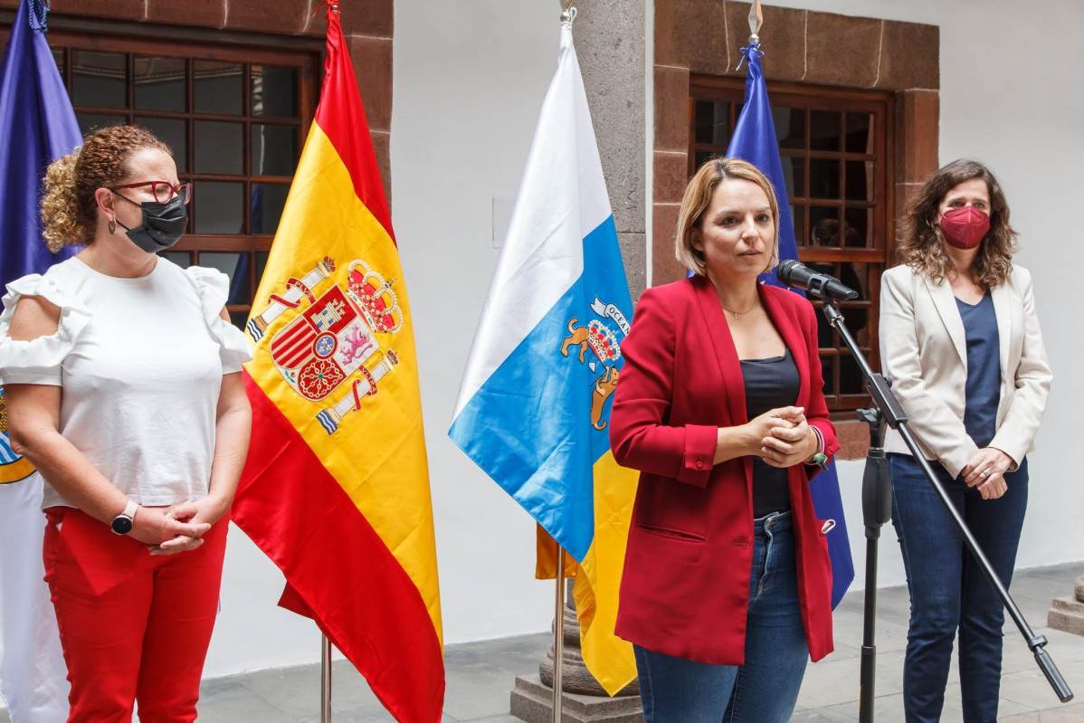 EuropaPress 4018445 neus hernandez Noemi santana kika Fumero compareixen roda premsa