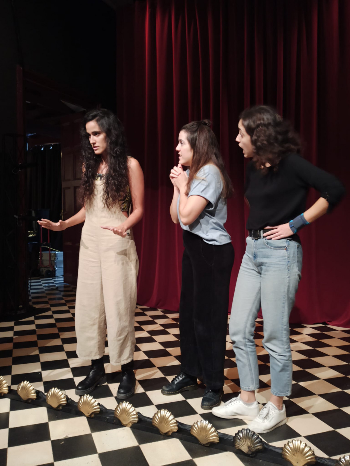 Teatro.El Maldu00e0.Las 3 intu00e9rpretes de Amor3