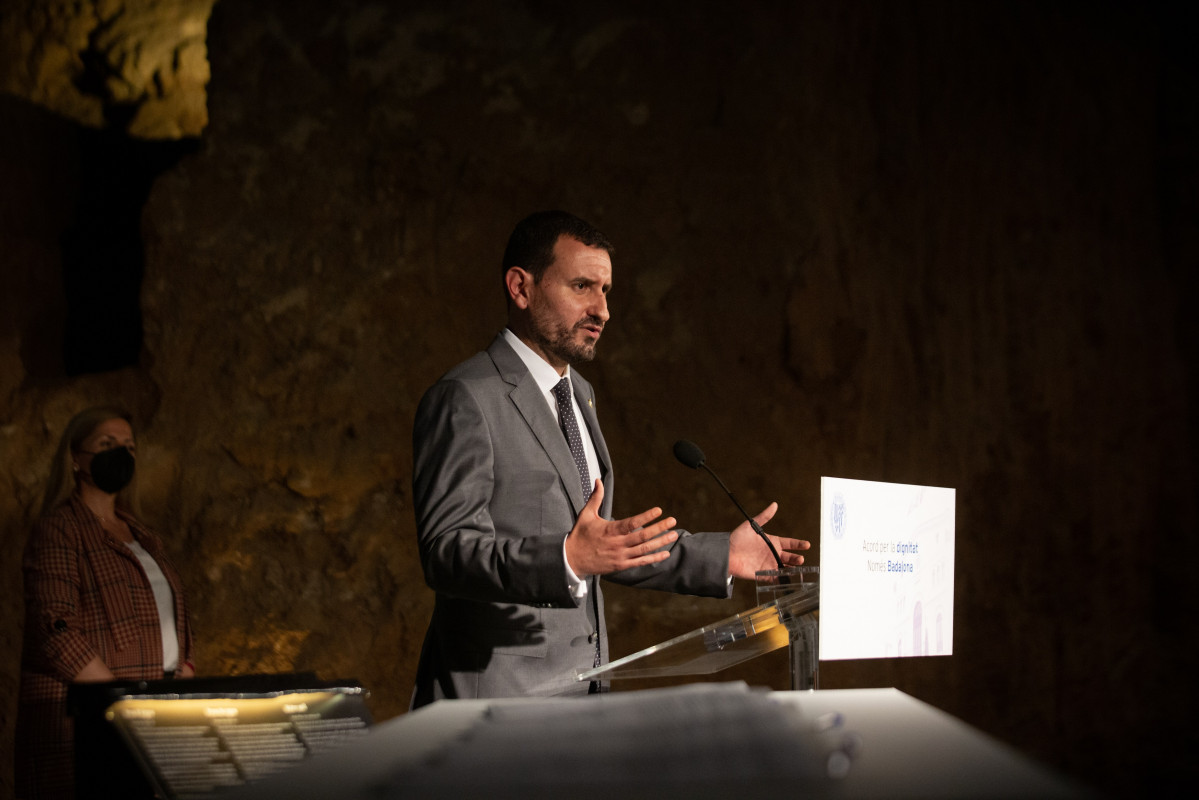 El que previsiblement serà alcalde del govern alternatiu de Badalona (Barcelona), Rubén Guijarro (PSC), a la presentació del nou executiu.