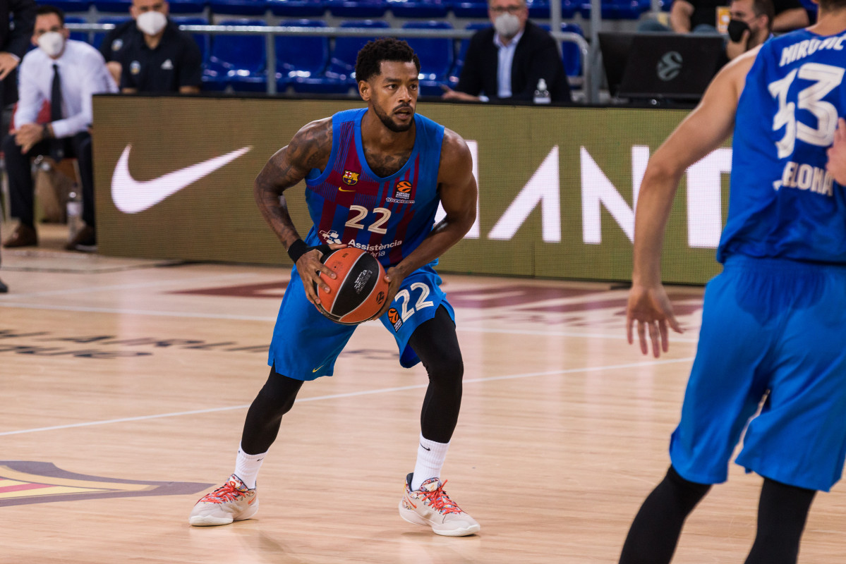 Cory Higgins durant un partit amb el Barça