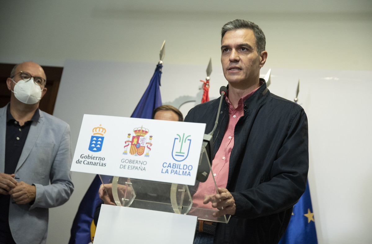 El president del Govern, Pedro Sánchez, intervé en una roda de premsa després d'una reunió amb el Comitè Director del PEVOLCA