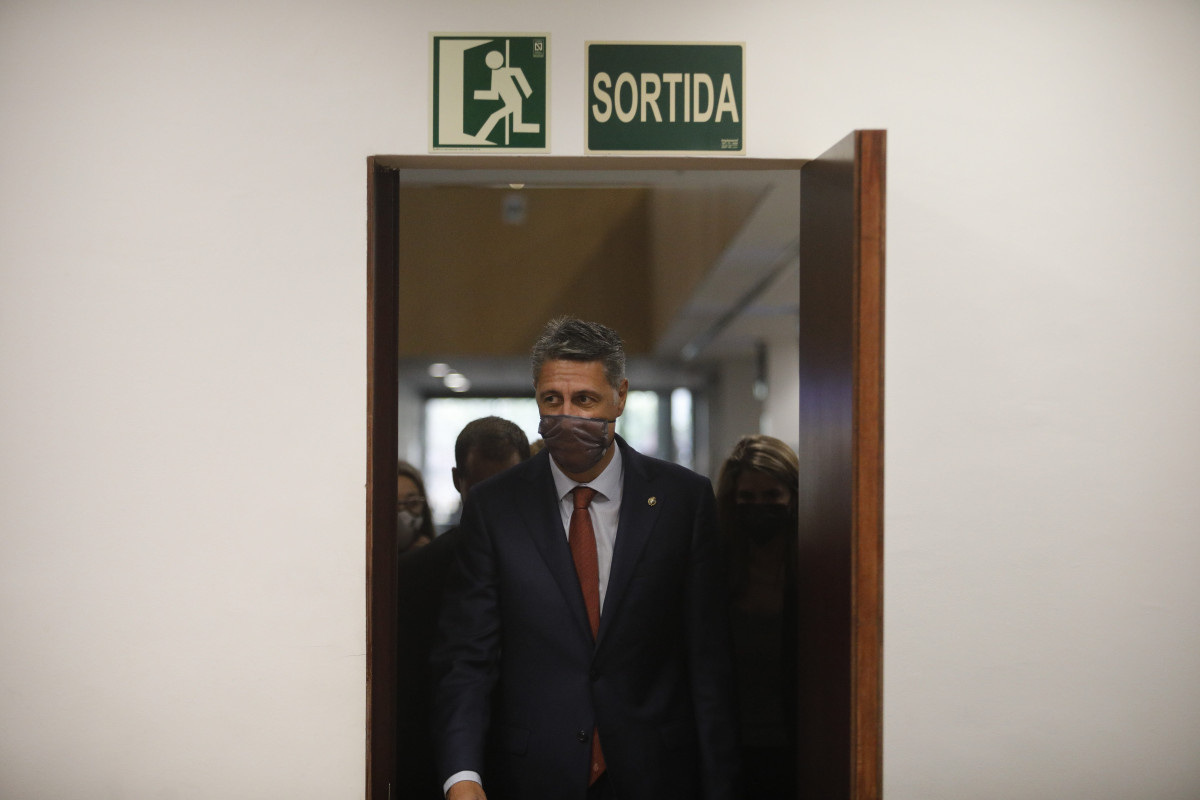 L'alcalde de Badalona (Barcelona), Xavier García Albiol (PP), durant la compareixença després de registrar-se la moció de censura per desplaçar-lo del càrrec.