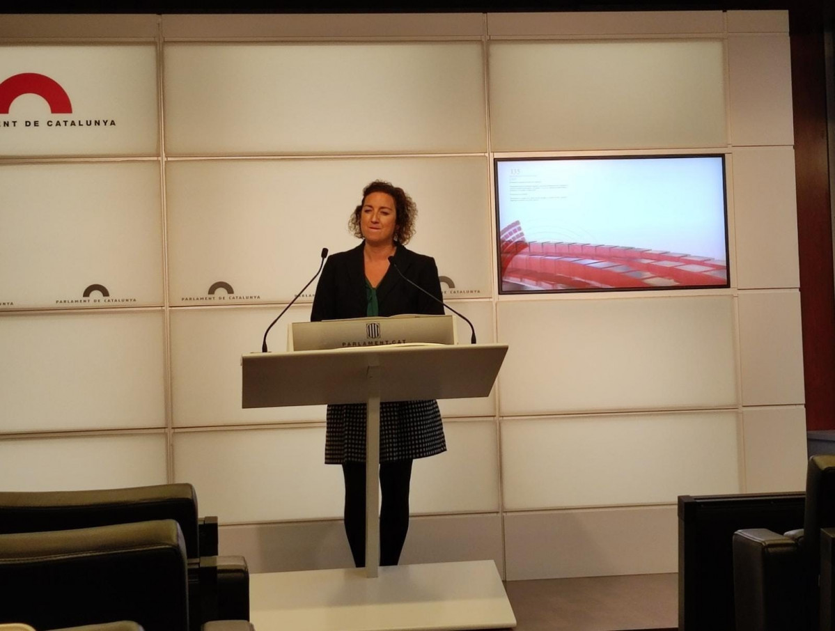 La portaveu del PSC al Parlament, Alícia Romero, a la roda de premsa a la cambra baixa