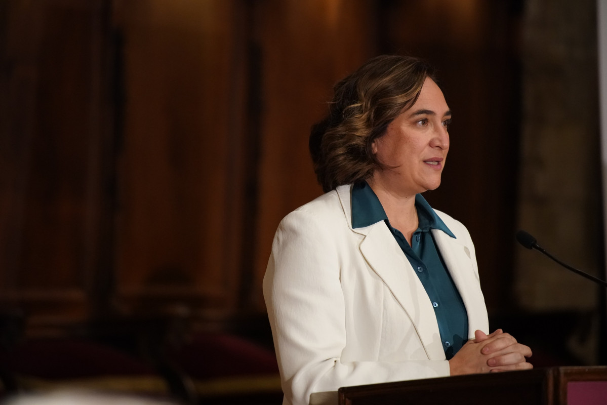 L'alcaldessa de Barcelona, Ada Colau, durant l'acte on s'ha formalitzat el conveni de cocapitalitat cultural i científica de Barcelona