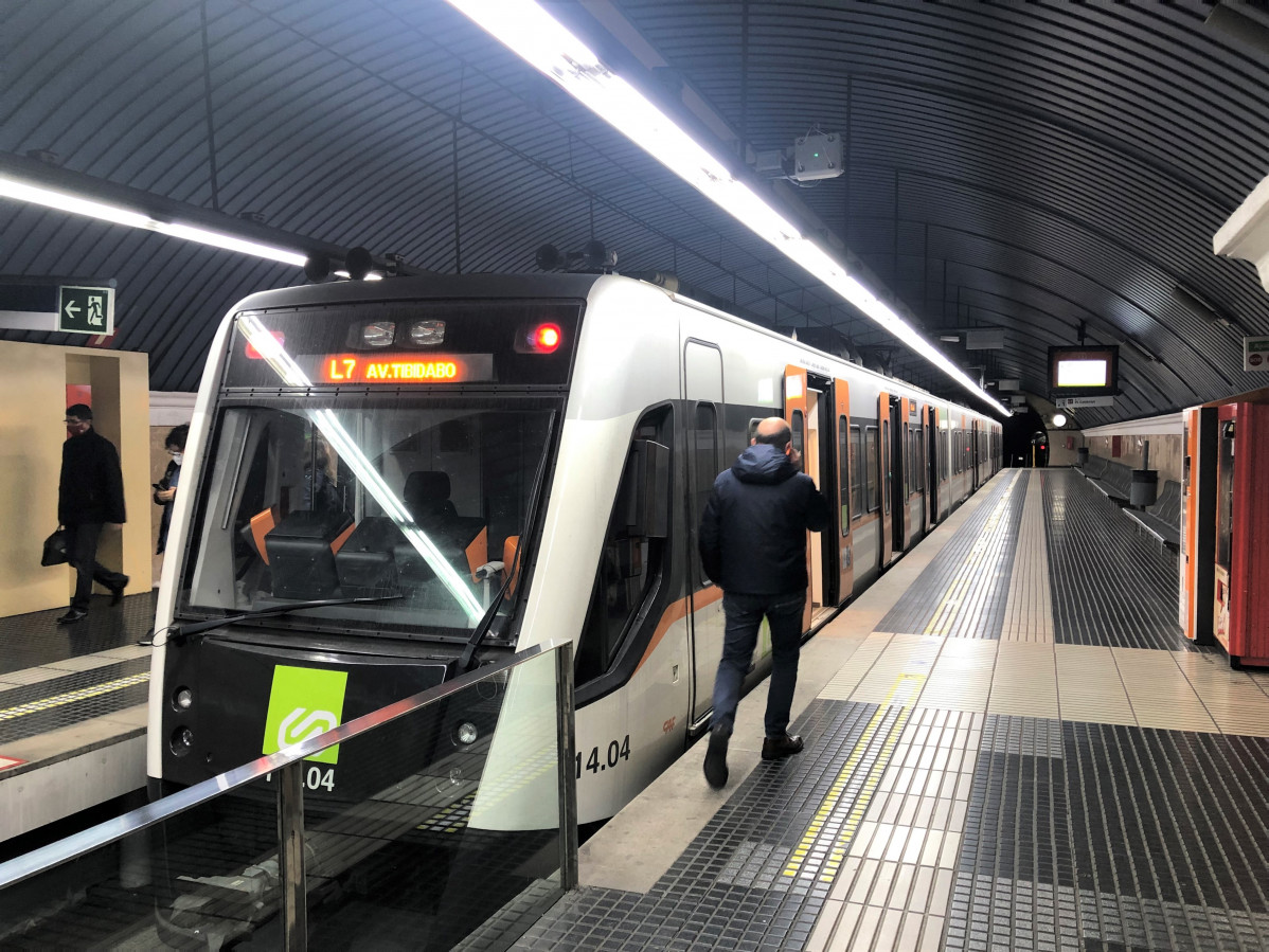 EuropaPress 4115640 tren fgc estacio av tibidabo barcelona