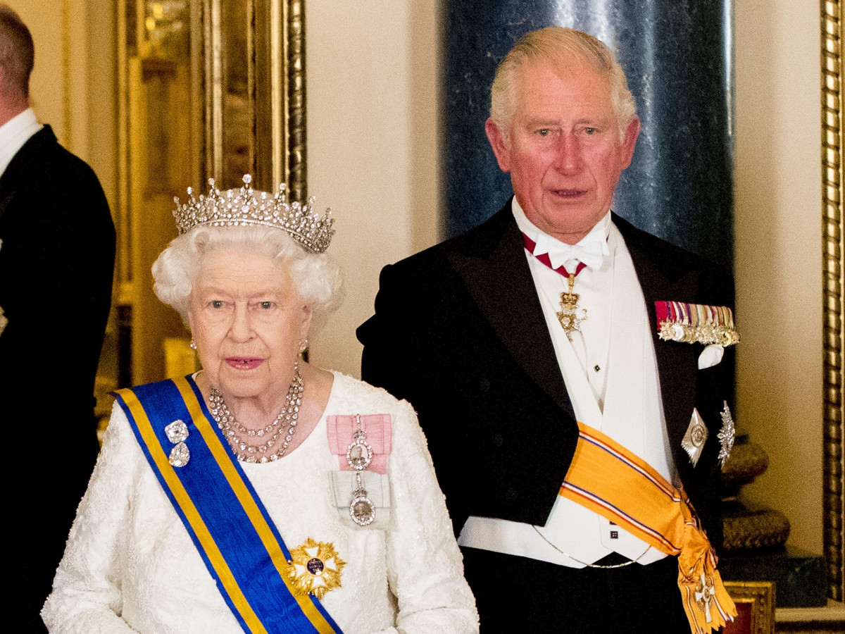 LA REINA ISABEL II OFEREIX UN SOPAR DE GALA EN HONOR ALS REIS D'HOLANDA