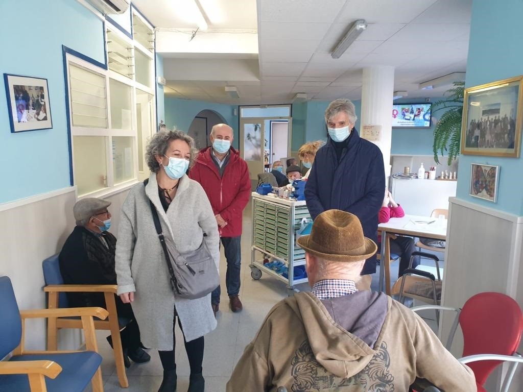 El conseller de Salud de la Generalitat, Josep Maria Argimon, después de inaugurar la 24 Fira Artesana de Àger (Lleida)