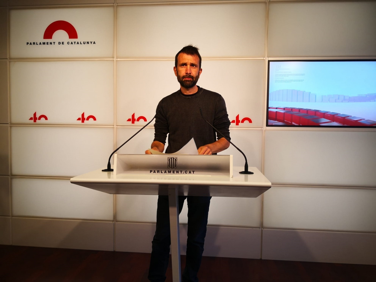 EuropaPress 3644321 secretari tercer taula parlament diputat cup pau juvilla roda premsa (1)