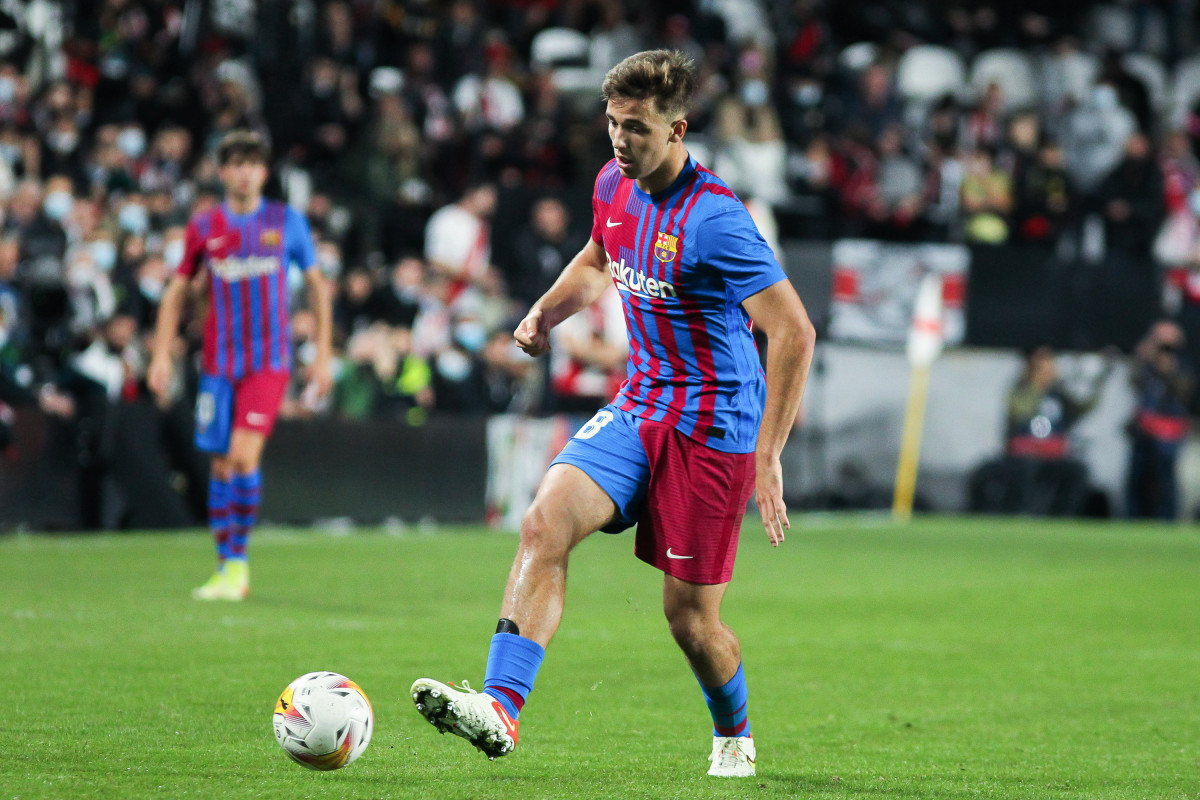 Nico Gonzalez de Barcelona a l'acció durant la Lliga futbol guanya jugar amb Rayo Vallecano i Barcelona a Vallecas stadium on October 27th, 2021 in Madrid, Spain.