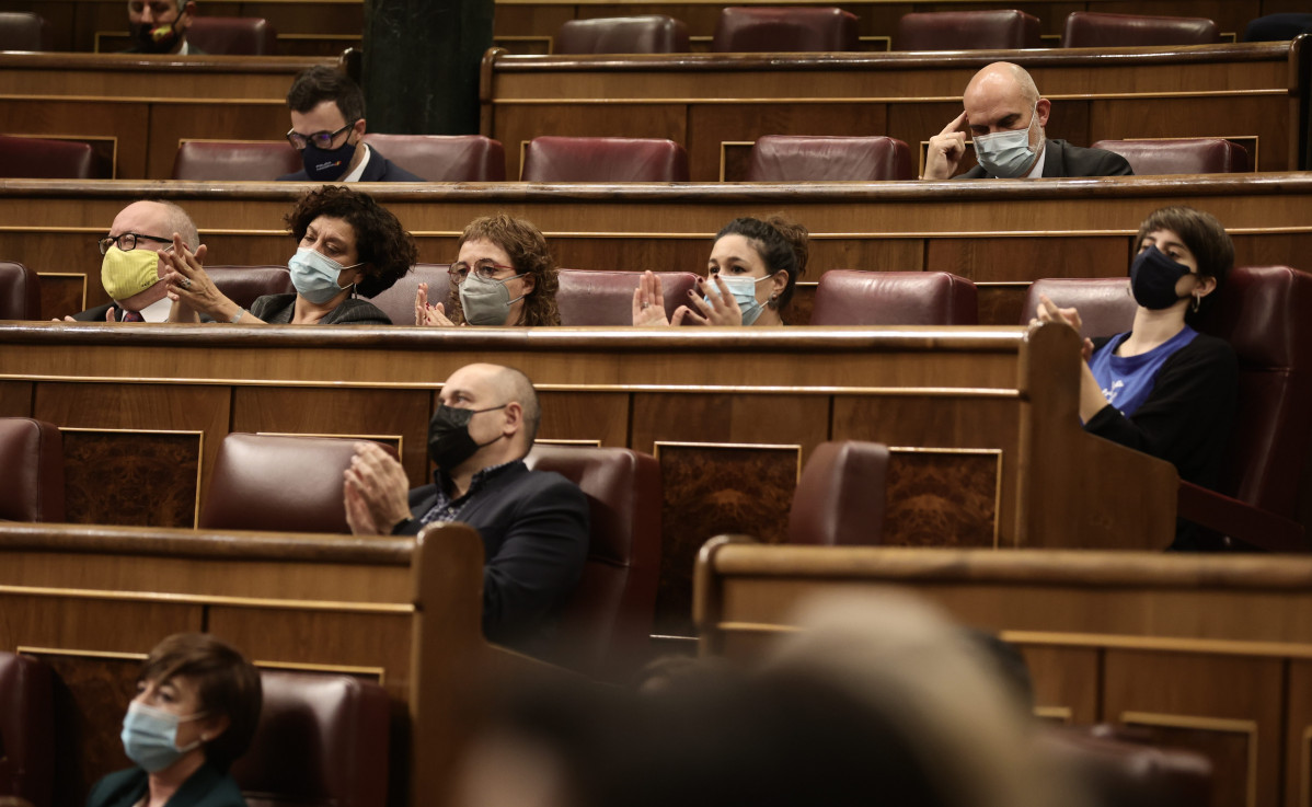Diputats asseguts als seus escons a la sessió plenària celebrada al Congrés aquest dimecres