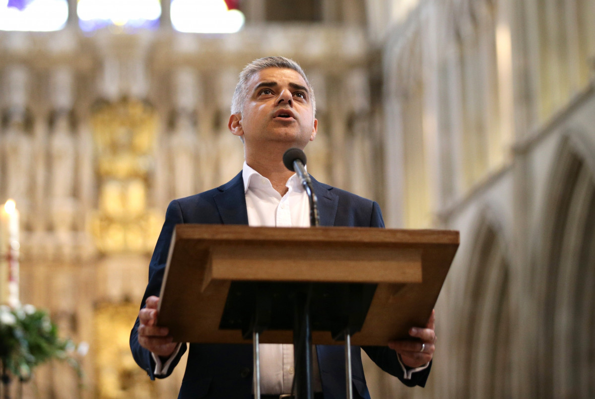 Sadiq Khan pren jurament com a alcalde de Londres