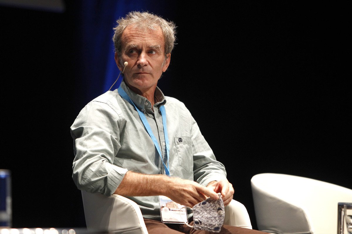 Arxiu - El director del Centre de Coordinació d'Alertes i Emergències Sanitàries, Fernando Simón, a la inauguració del Congrés de semFYC, al Palau de Congressos de Palma de Mallorca, a 7 d'octubre de 2021, a Mallorca, Illes Balears (Espanya) .