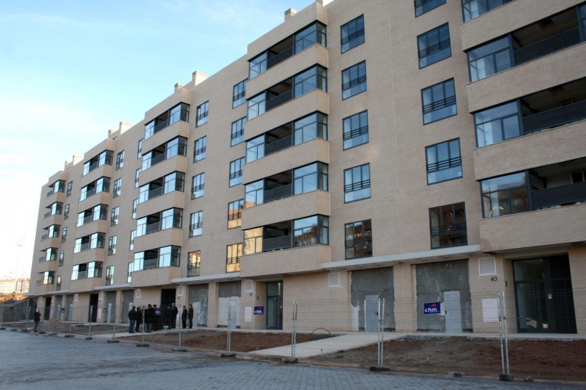 Arxiu - El Govern regional licita parcel·les a diferents municipis de C-LM per executar habitatges protegits